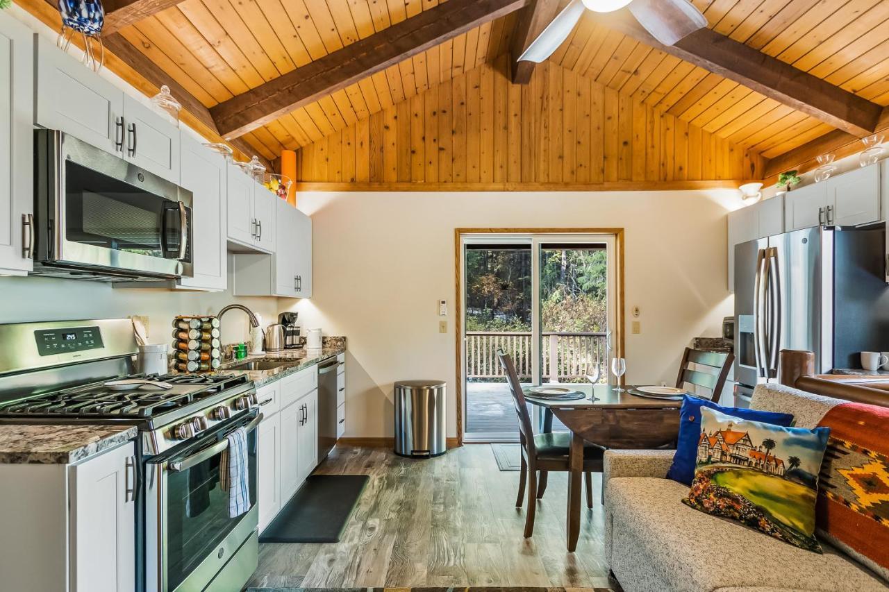 Cozy One Bedroom With Privacy - Community Beach Access แซนด์พอยต์ ภายนอก รูปภาพ